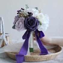 Buquês de casamento Ponatia Purple & Cream para dama de honra