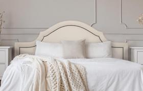 Cabeceira Casal Provençal Luxo 140x60cm Sintético Off White - Tachas Fumê Cabeceira Casal Provençal Luxo 140x60cm Sintético Off White - Tachas Fumê