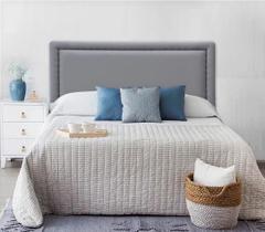 Cabeceira Estofada Reta Luxo Casal com Tachas Fumê Tecido Sintético Cinza Cabeceira Estofada Reta Luxo Casal com Tachas Fumê Tecido Sintético Cinza