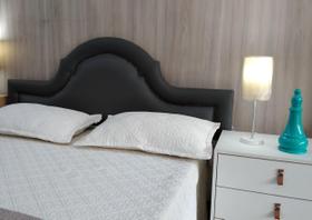 Cabeceira Painel de Parede Queen Curva e Tachas