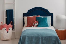 Cabeceira Solteiro Provençal Luxo Suede Azul Com Tachas Fumê - Flamingo Design