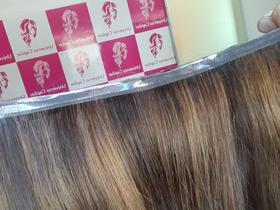 Cabelo humano cacheado morena iluminada na fita adesiva 50cm