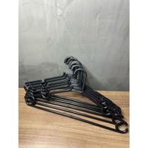 Cabide adulto kit com 10 20 30 40 50 60 70 unidades reforçado para calças camisetas. Cabide adulto kit com 10 20 30 40 50 60 70 unidades reforçado para calças camisetas.