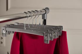 Cabide para Saia/calça Adulto c/clips de metal 30 cm. kit Ioplast