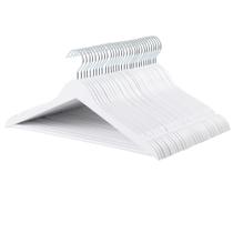 Cabides de roupa Amazon Basics Wood Suit, pacote com 30, brancos