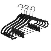 Cabides para calças MIZGI Premium totalmente em veludo preto com clipes (x20) Cabides para calças MIZGI Premium totalmente em veludo preto com clipes (x20)