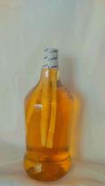 Cachaça -caninha com talos de cana Cachaça -caninha com talos de cana