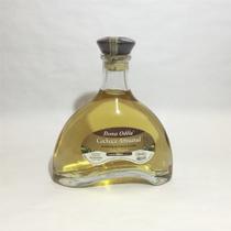 Cachaça Dona Odila Extra Premium Mahe 690 ml Cachaça Dona Odila Extra Premium Mahe 690 ml