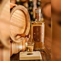 Cachaça Envelhecida Em Madeira Cabriúva 3 anos - 700 ml
