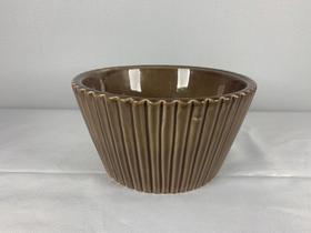 Cachepô canelado marrom Cachepô canelado marrom