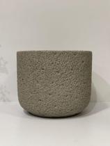 Cachepot em cimento texturizado cor cinza - ANI DECOR