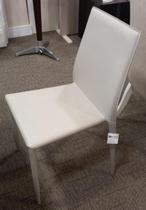 Cadeira Amanda PVC Nude