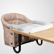 Cadeira Baby Hook-On lulunemo com bandeja removível cáqui