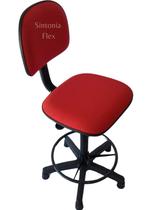 Cadeira caixa alta com aro com base sapata fixa para recepçao mercado portaria balcao tecido vermelho