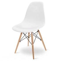 Cadeira Charles 1102 em Polipropileno e Base Madeira OR Design Cor Branco Cadeira Charles 1102 em Polipropileno e Base Madeira OR Design Cor Branco