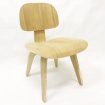 Cadeira Charles Eames LCW madeira clara - Poltronas do Sul