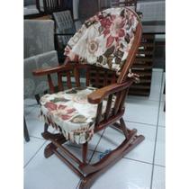 Cadeira de Balanço Madeira Maciça 90 x 64 x 50 Com Almofada - Flávio Comércio de Móveis de Gramado Ltda