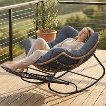Cadeira de Balanço Papasan SWITTE para Área Externa com Descanso para Pés Cinza Cadeira de Balanço Papasan SWITTE para Área Externa com Descanso para Pés Cinza