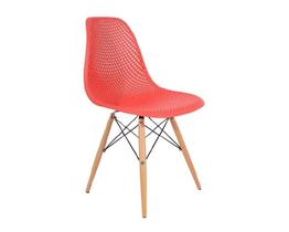 Cadeira decorativa assento em pp na cor vermelha,base estilo eiffel,com armacao de madeira.