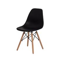 Cadeira Eiffel Eames DSW Preta Base Madeira