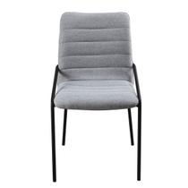 Cadeira Estofada com Costura Decorativa e Base em Aço Carbono Pintura Epóxi Helô Exclusiva Cadeira Estofada com Costura Decorativa e Base em Aço Carbono Pintura Epóxi Helô Exclusiva