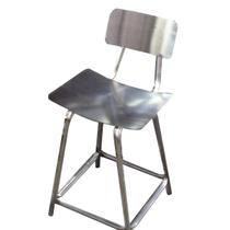 Cadeira fixa com encosto em aço inox