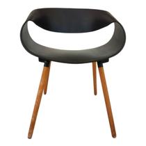 Cadeira Onda Preta para Sala de Jantar Moderna e Versátil White Arrow