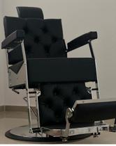 Cadeira Poltrona Kigman retrô com base - Para salões e barbearia - Cor Preto