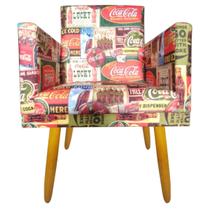 Cadeira Poltrona para Sala Pés Madeira Rodapé Coca Cola - 2M Decor