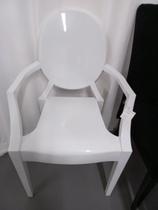 Cadeira Sofia com Braço Branco de Policarbonato Cadeira Sofia com Braço Branco de Policarbonato