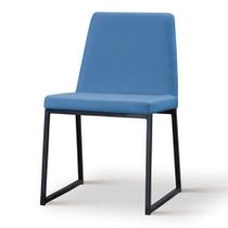 Cadeira Yanka Daf Móveis Multilaminada Revestida Espuma D28 Linho Azul Jeans Base Aço Carbono Preto
