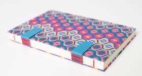 Caderno Artesanal com costura exposta 20,5x14cm. 192pág. SKTbookref.RB080C01.