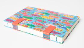 Caderno Artesanal com costura exposta 20,5x14cm. 192pág. SKTbookref.RB081C01.