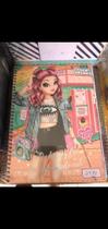 Caderno de 10 materias figuras femenina Caderno de 10 materias figuras femenina