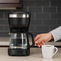 Cafeteira Elétrica 600 ML 15 Xícaras Compacta Unitermi