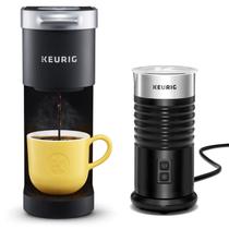 Cafeteira Keurig K-Mini de Dose Única com Espumador de Leite Cafeteira Keurig K-Mini de Dose Única com Espumador de Leite