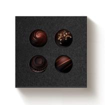 Caixa 4 Doces Quadrada Preto com Luva Vazada - 10 unidades - 9,5x9,5x4cm - Cromus Profissional Caixa 4 Doces Quadrada Preto com Luva Vazada - 10 unidades - 9,5x9,5x4cm - Cromus Profissional