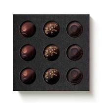 Caixa 9 Doces Quadrada Preto com Luva Vazada - 10 unidades - 13x13x4cm - Cromus Profissional Caixa 9 Doces Quadrada Preto com Luva Vazada - 10 unidades - 13x13x4cm - Cromus Profissional