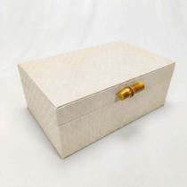 Caixa Branco Texturizado Medio Puxador Dourado Luxo Caixa Branco Texturizado Medio Puxador Dourado Luxo