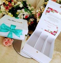 Caixa cartonada para presente com divisória para vinhos, taças , e chocolates Caixa cartonada para presente com divisória para vinhos, taças , e chocolates
