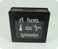 Caixa Cofre Hora da Gravata em MDF Preto com Visor Plástico - 20x20x5cm Caixa Cofre Hora da Gravata em MDF Preto com Visor Plástico - 20x20x5cm