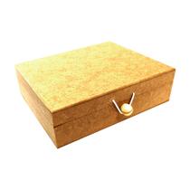 Caixa com Elástico e Dobradiça de Mdf Madeira Crua - Tamanho: 18 X 15 X 04 Cm Caixa com Elástico e Dobradiça de Mdf Madeira Crua - Tamanho: 18 X 15 X 04 Cm