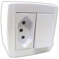 Caixa com Interruptor e Tomada 10a de Sobrepor Slim Box Sistema X de Parafusar Caixa com Interruptor e Tomada 10a de Sobrepor Slim Box Sistema X de Parafusar