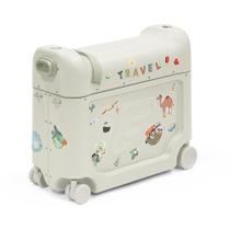 Caixa de cama Stokke JetKids, verde marinho Mala de viagem para crianças de 2 a 7 anos (até 77 libras) Transforma-se em cama Inclui colchão, adesivos decorativos e alça de transporte ajustável Caixa de cama Stokke JetKids, verde marinho Mala de viagem para crianças de 2 a 7 anos (até 77 libras) Transforma-se em cama Inclui colchão, adesivos decorativos e alça de transporte ajustável