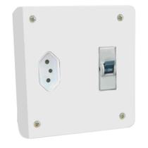 Caixa De Distribuição Cd Para Ar Condicionado Com Disjuntor 16a + Tomada 20a - Branco