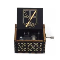 Caixa de música Attacks on Titans Hand Crank, madeira antiga, 6,4 x 5,2 x 4,2 cm
