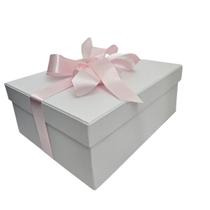 Caixa de Presente 20x25x10 Branca Laco Rosa Claro Batizado - Craftimbui