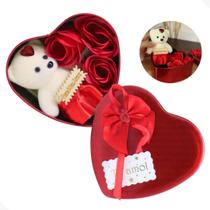 Caixa De Presente Coração com Ursinho e Rosas