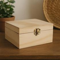 Caixa Decorativa e Organizadora em Pinus Natural com Fecho 20x20x9 Caixa Decorativa e Organizadora em Pinus Natural com Fecho 20x20x9