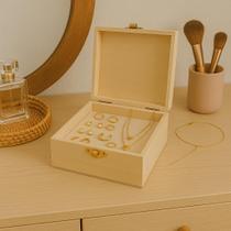 Caixa em Pinus Natural com Fecho Box Cesta Surpresa Presente 25X25X10 Caixa em Pinus Natural com Fecho Box Cesta Surpresa Presente 25X25X10